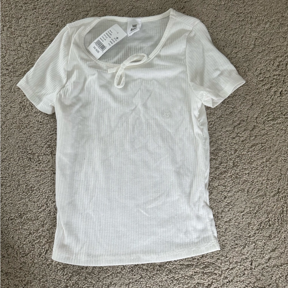 Me to We Basic White Tshirt! Never been worn, with tags!